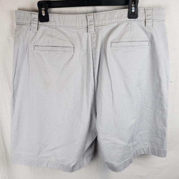 L.L.Bean Classic Fit Light Gray Women's Shorts Sz 20 - Picture 3 of 9